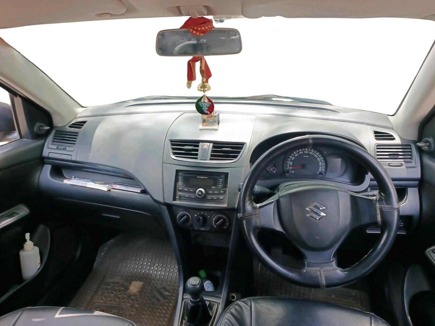 2013 Maruti Swift LXI, Petrol, Manual, 73,433 km, interior