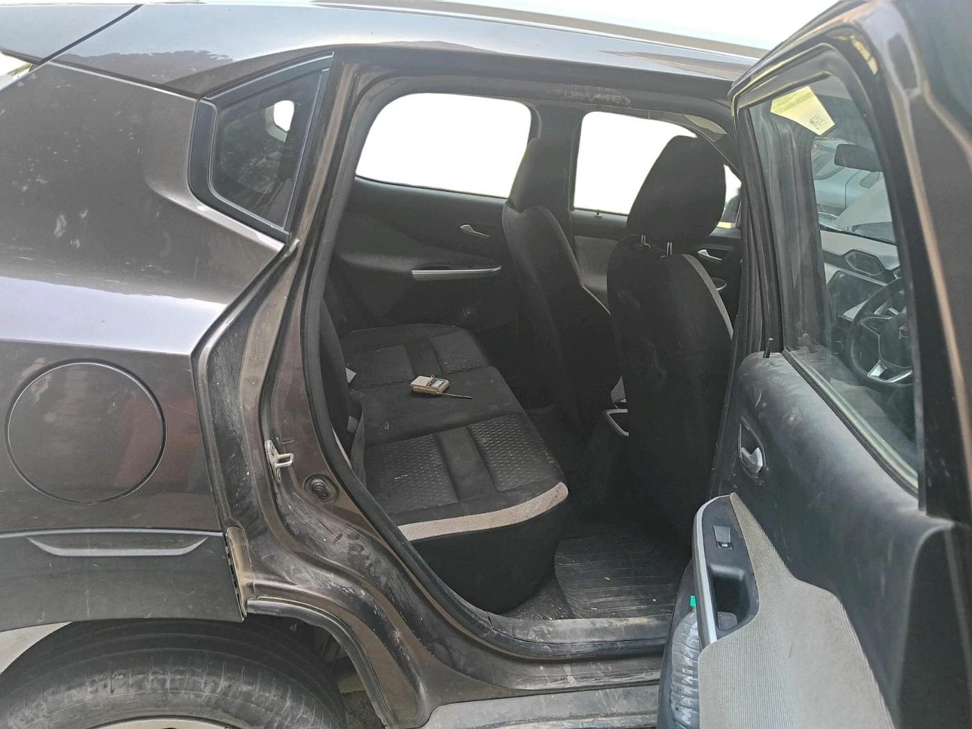 2023 Nissan MAGNITE XL, Petrol, Manual, 98,299 km, interior