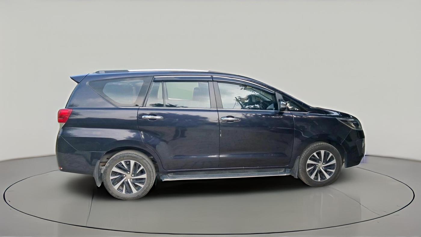 2022 Toyota Innova Crysta 2.4 ZX AT 7 STR, Diesel, Automatic, 54,369 km, exterior