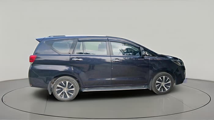 2022 Toyota Innova Crysta 2.4 ZX AT 7 STR, Diesel, Automatic, 54,369 km, exterior