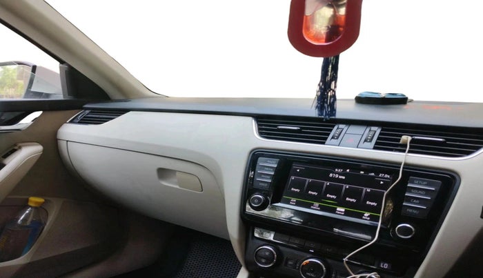 2016 Skoda Octavia ELEGANCE 1.8 TSI AT, Petrol, Automatic, 64,333 km, interior