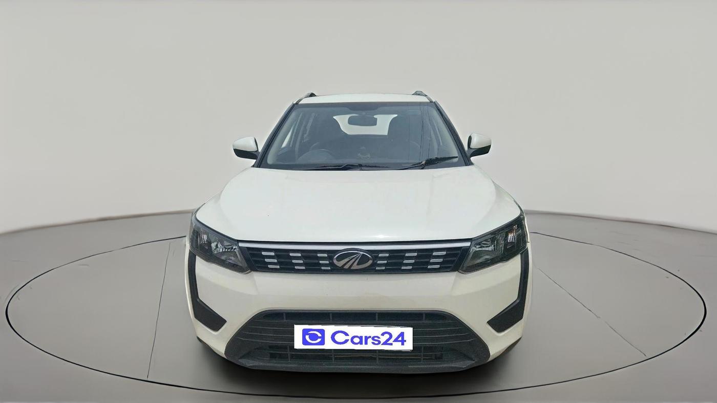 2021 Mahindra XUV300 W6 1.2 PETROL AMT, Petrol, Automatic, 21,905 km, exterior