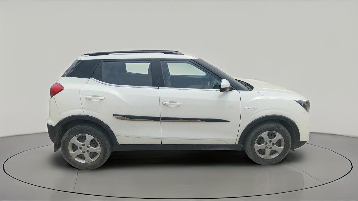 2021 Mahindra XUV300 W6 1.2 PETROL AMT, Petrol, Automatic, 21,905 km, exterior