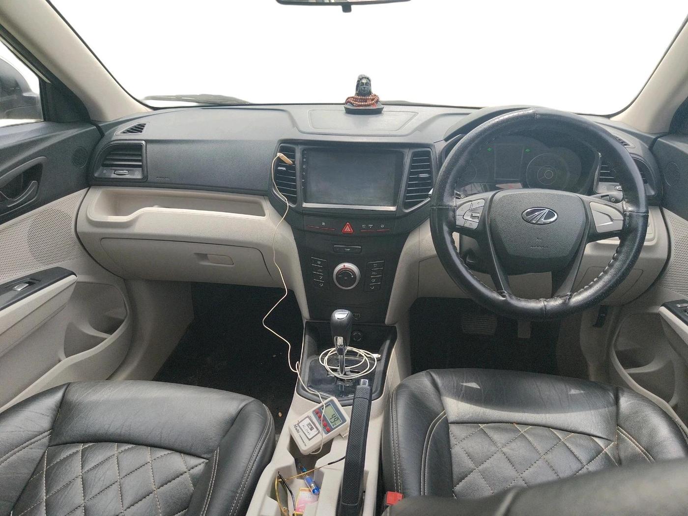 2021 Mahindra XUV300 W6 1.2 PETROL AMT, Petrol, Automatic, 21,905 km, interior