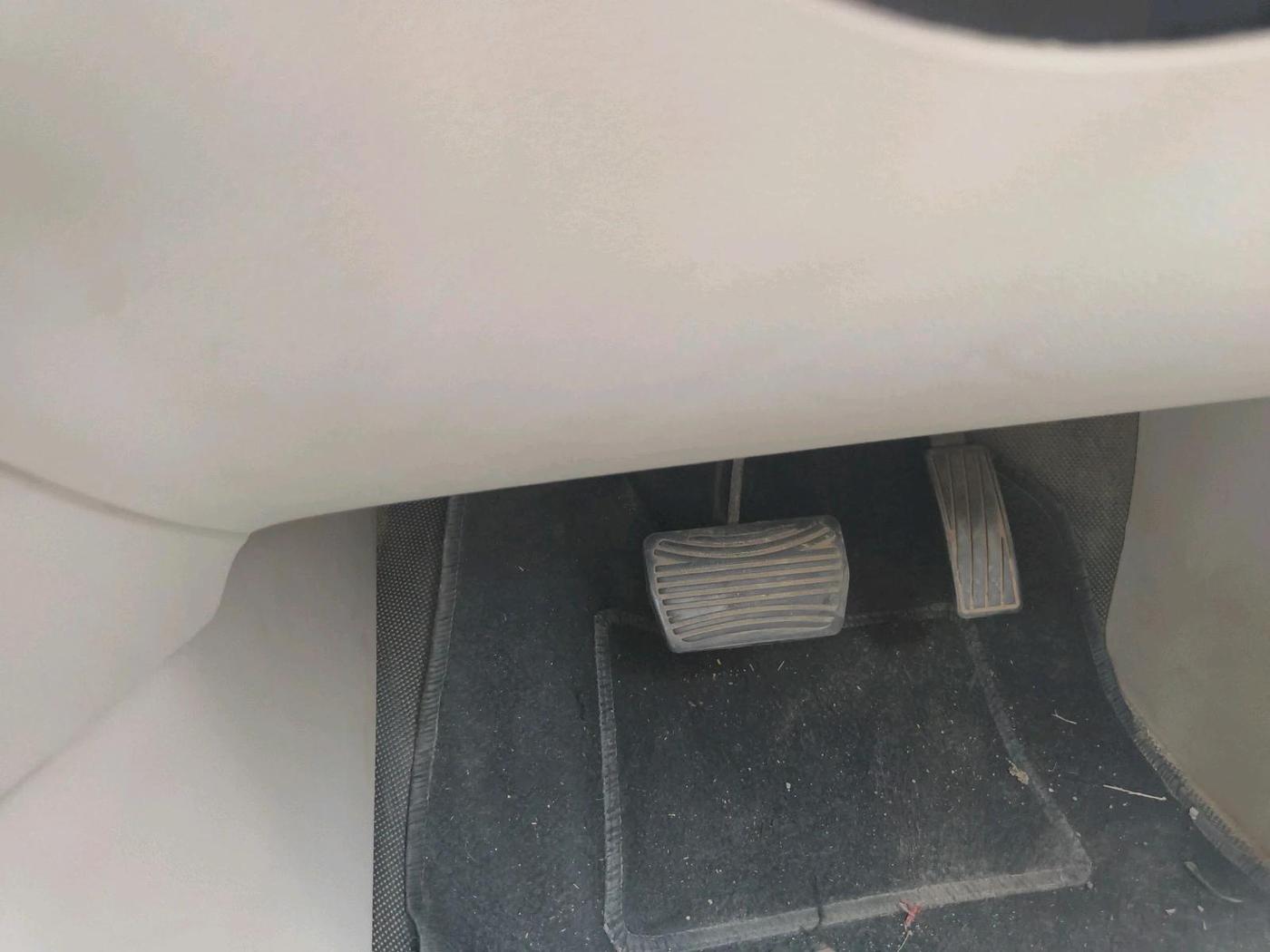 2021 Mahindra XUV300 W6 1.2 PETROL AMT, Petrol, Automatic, 21,905 km, interior