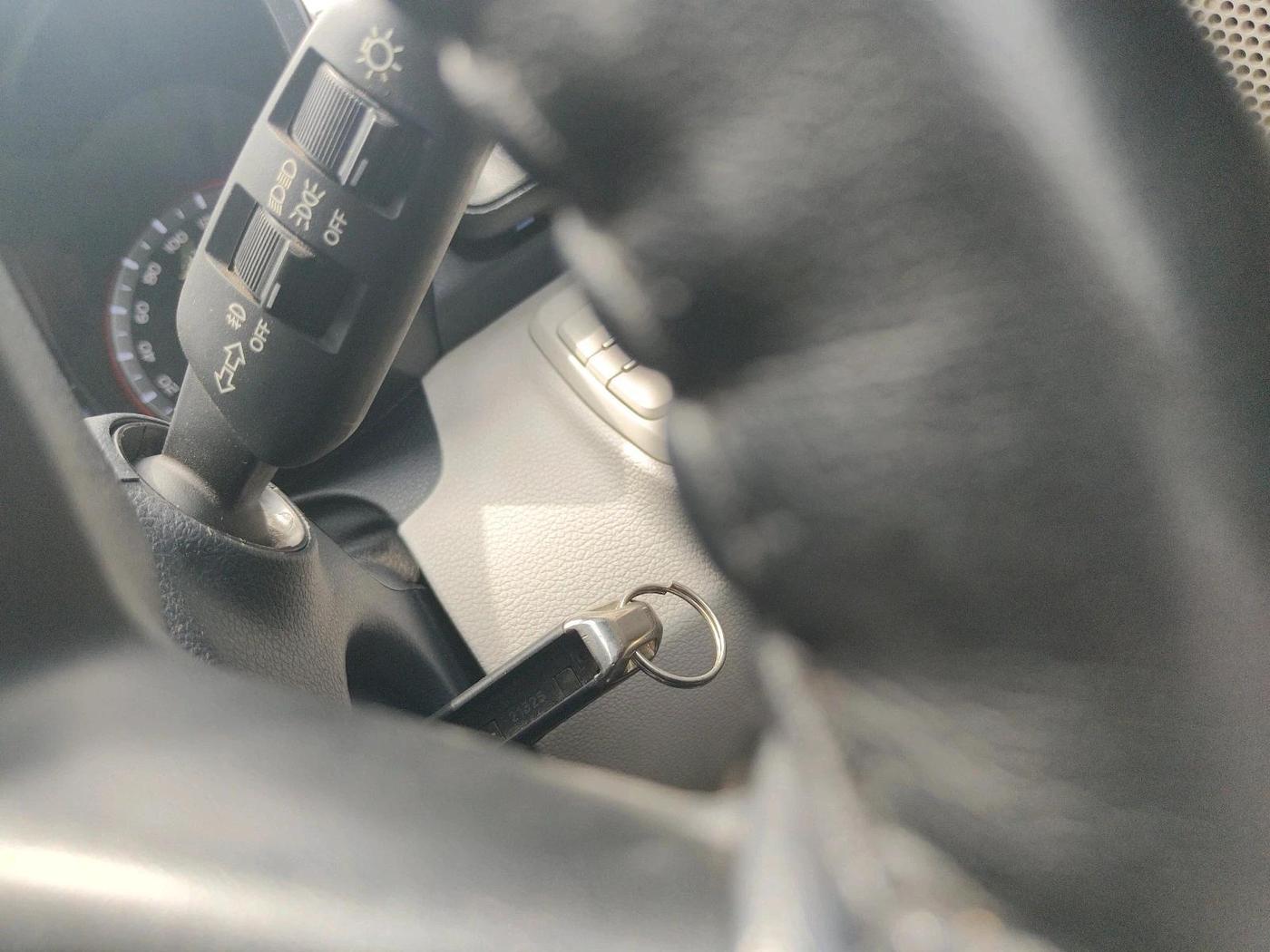 2021 Mahindra XUV300 W6 1.2 PETROL AMT, Petrol, Automatic, 21,905 km, interior