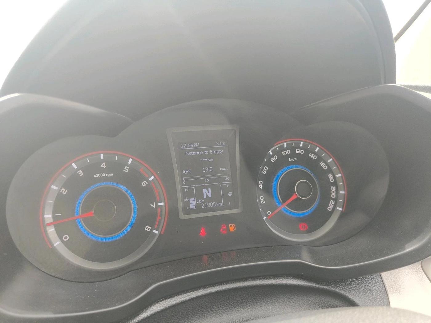 2021 Mahindra XUV300 W6 1.2 PETROL AMT, Petrol, Automatic, 21,905 km, interior