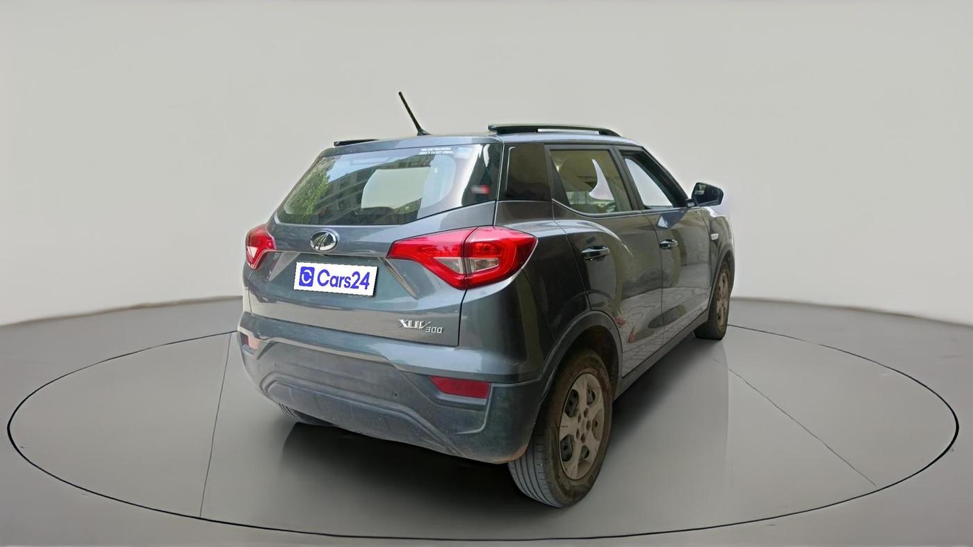 2021 Mahindra XUV300 W6 1.5 Sunroof Diesel, Diesel, Manual, 34,827 km, exterior