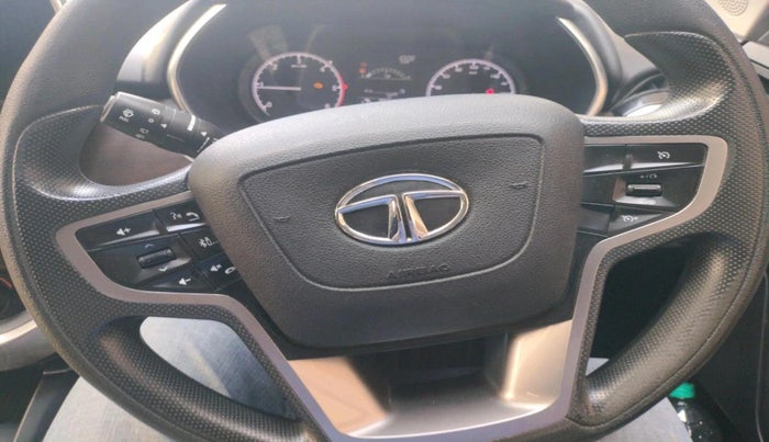2019 Tata Harrier XT 2.0L KRYOTEC, Diesel, Manual, 1,52,231 km, interior