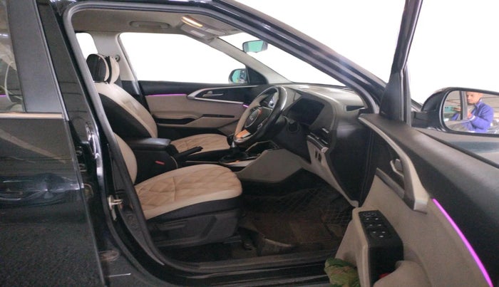 2022 KIA CARENS PRESTIGE PLUS 1.5 DIESEL 7 STR, Diesel, Manual, 55,060 km, interior