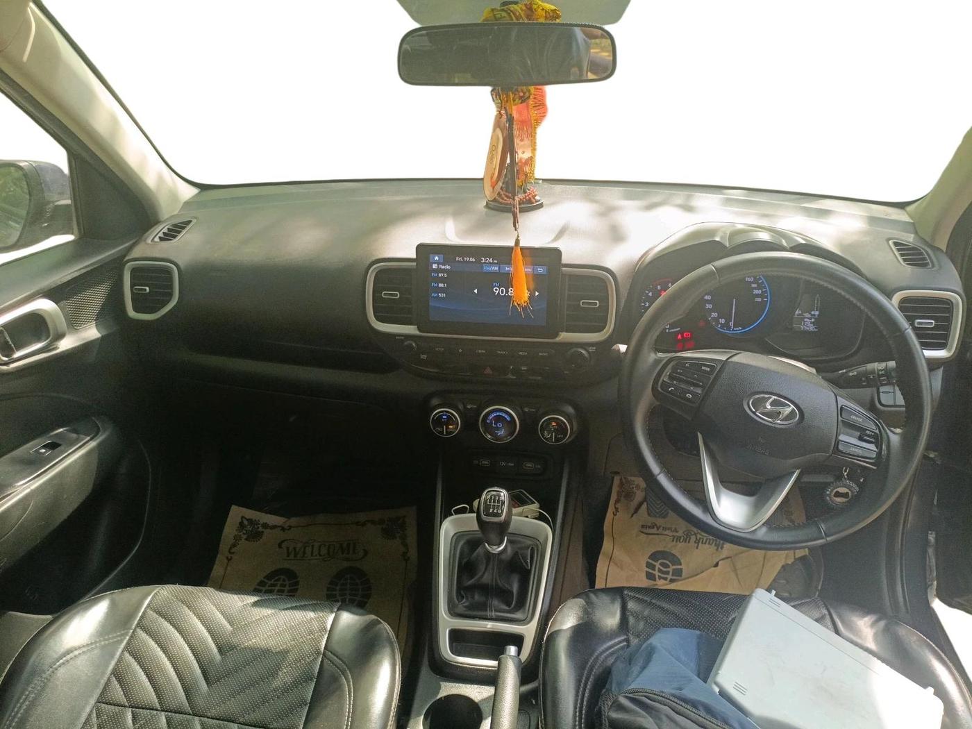 2021 Hyundai VENUE SX 1.5 CRDI, Diesel, Manual, 77,430 km, interior