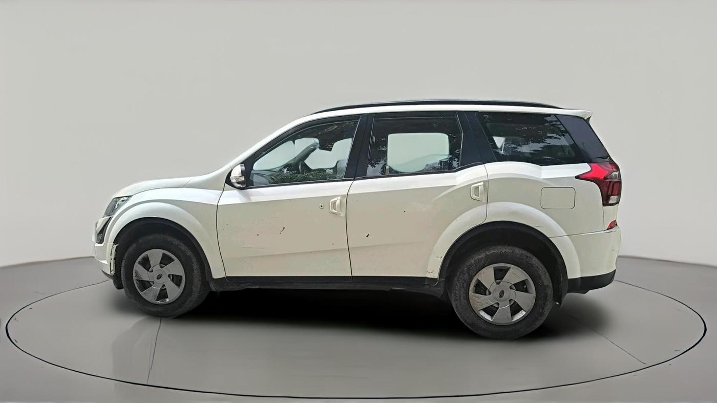 2019 Mahindra XUV500 W7, Diesel, Manual, 1,10,995 km, exterior