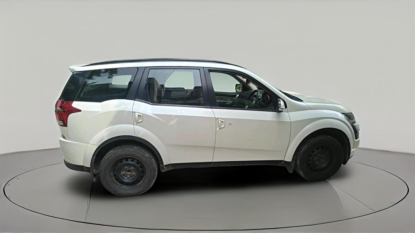 2019 Mahindra XUV500 W7, Diesel, Manual, 1,10,995 km, exterior