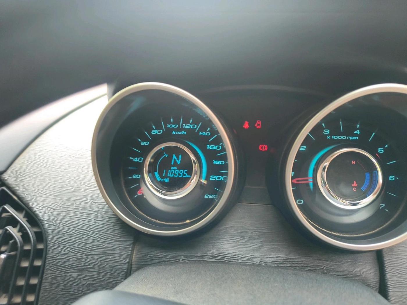 2019 Mahindra XUV500 W7, Diesel, Manual, 1,10,995 km, interior