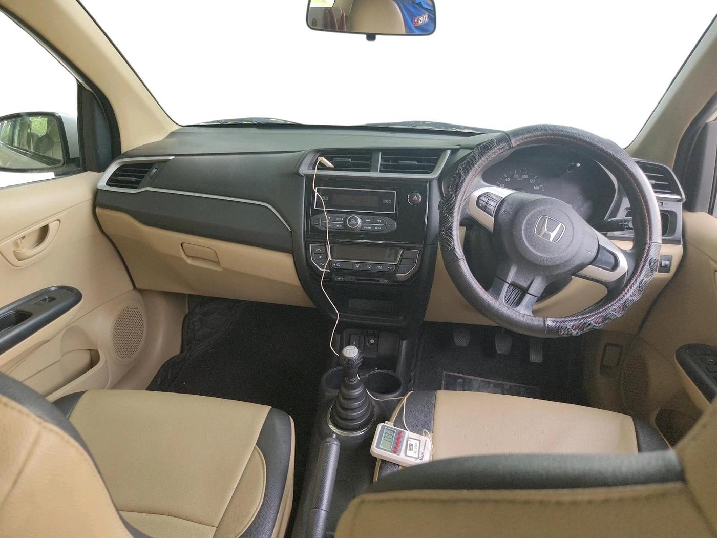 2016 Honda Amaze 1.2L I-VTEC S, Petrol, Manual, 76,097 km, interior
