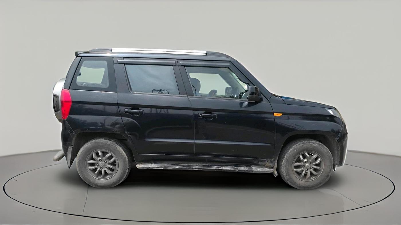 2017 Mahindra TUV300 T10 AMT, Diesel, Automatic, 1,12,195 km, exterior