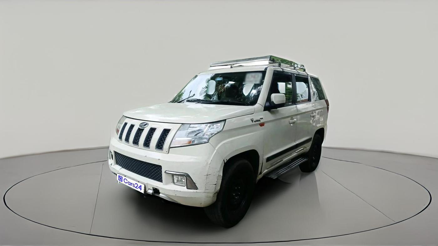 2018 Mahindra TUV 300 PLUS P8, Diesel, Manual, 1,29,587 km, exterior