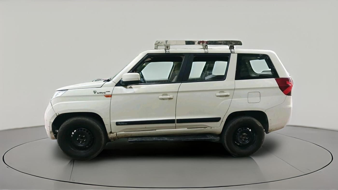 2018 Mahindra TUV 300 PLUS P8, Diesel, Manual, 1,29,587 km, exterior