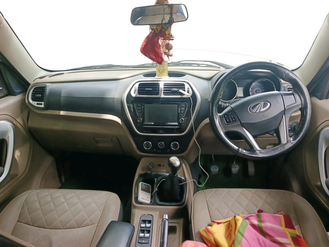 2018 Mahindra TUV 300 PLUS P8, Diesel, Manual, 1,29,587 km, interior