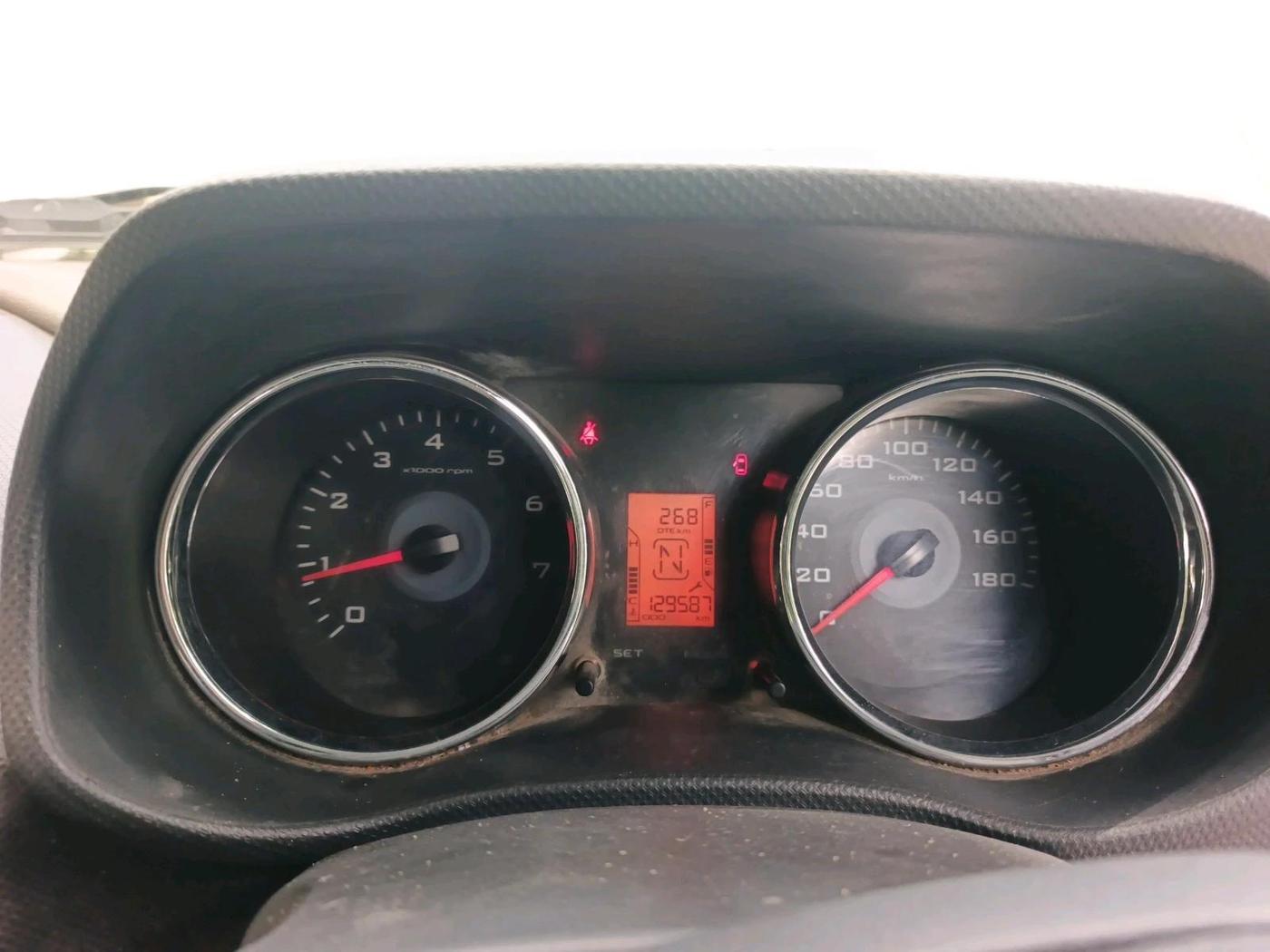 2018 Mahindra TUV 300 PLUS P8, Diesel, Manual, 1,29,587 km, interior