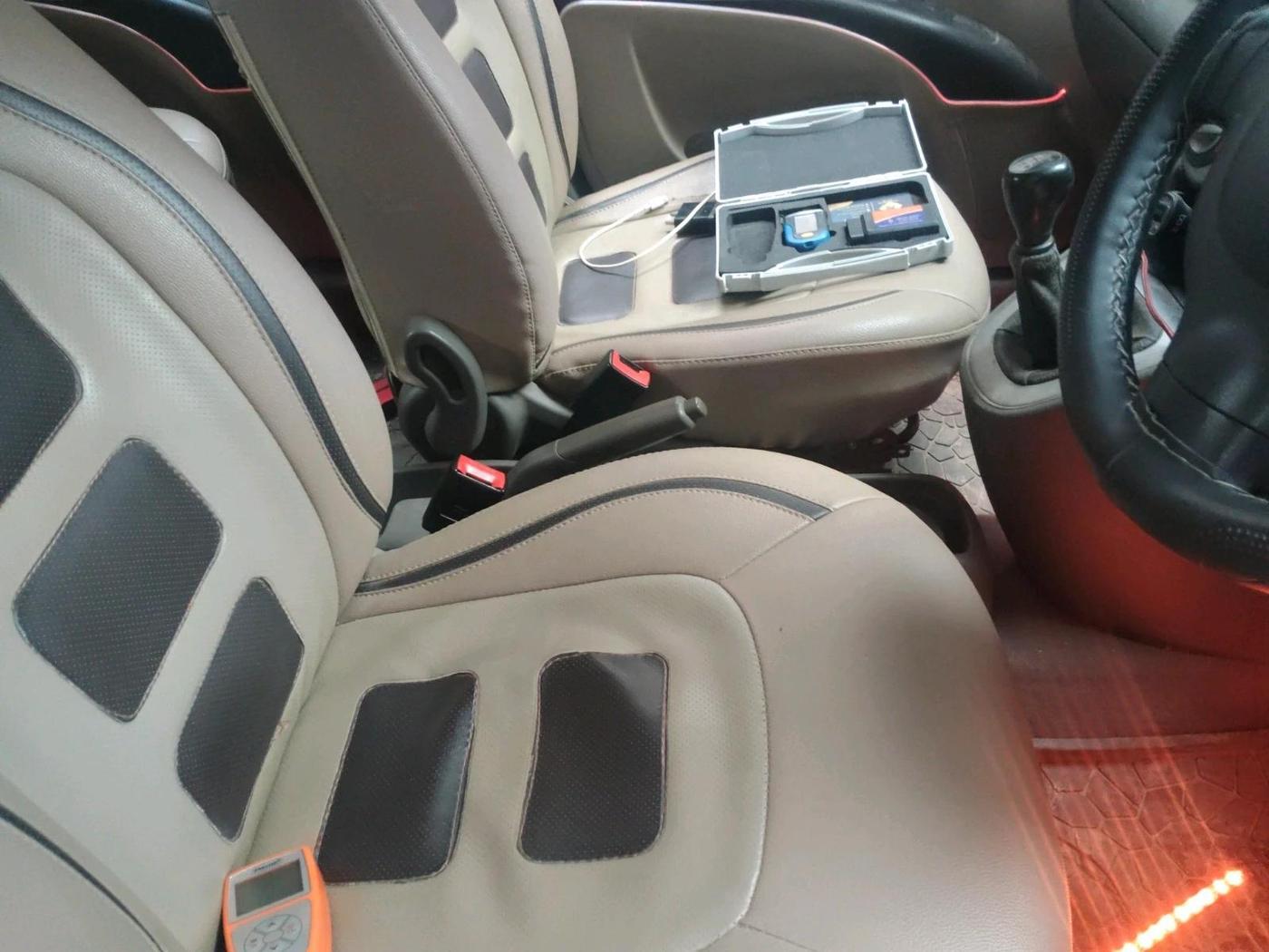 2014 Hyundai i10 ERA 1.1, Petrol, Manual, 1,05,687 km, interior
