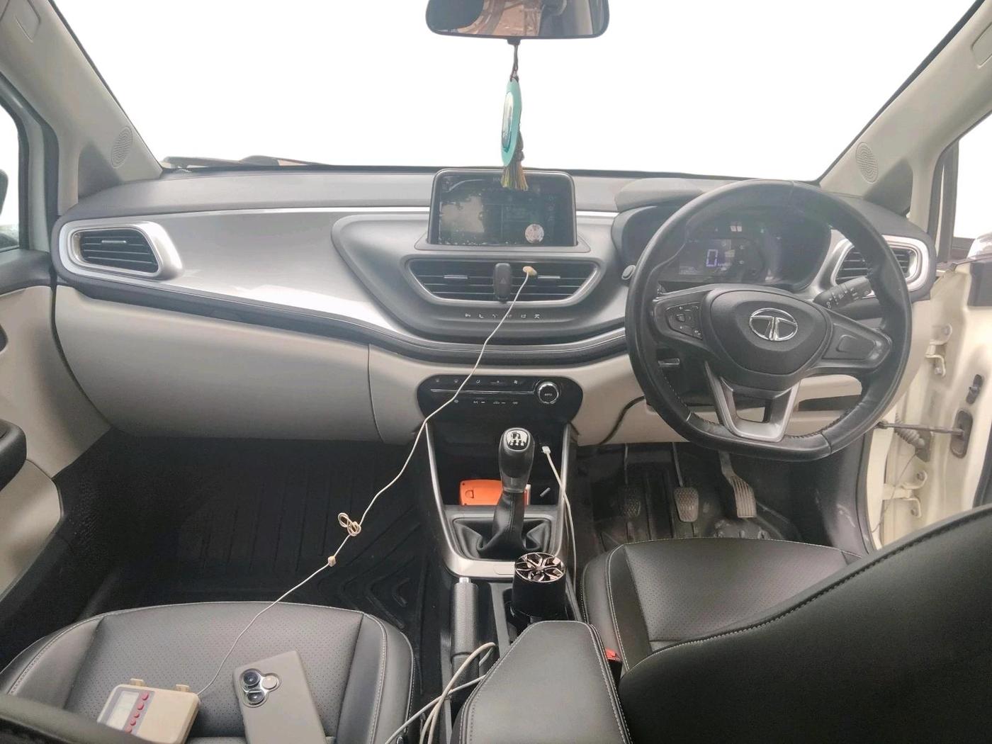 2023 Tata ALTROZ XZ PLUS O SUNROOF CNG, CNG, Manual, 1,12,500 km, interior