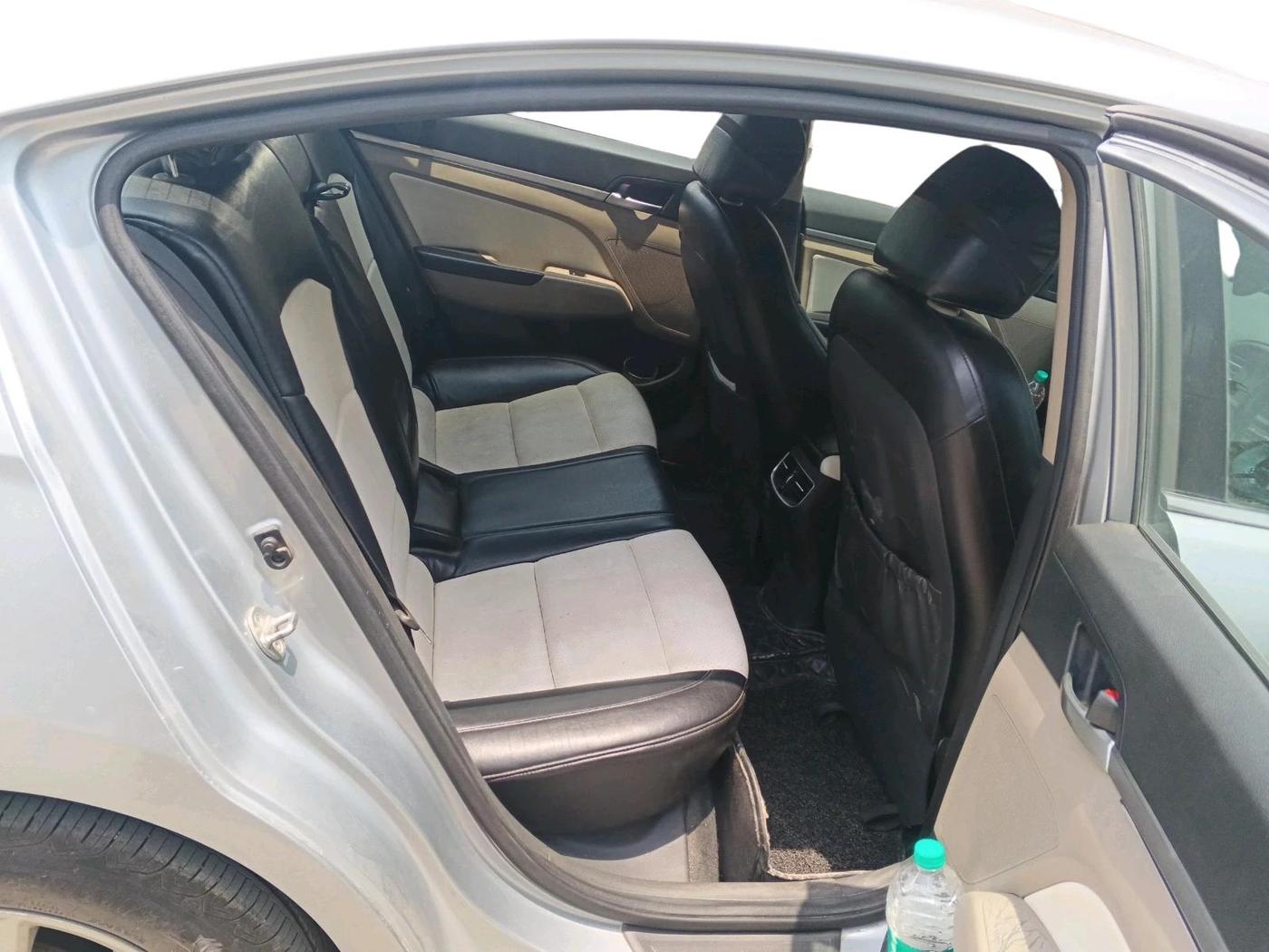 2019 Hyundai New Elantra 2.0 SX MT PETROL, Petrol, Manual, 51,324 km, interior
