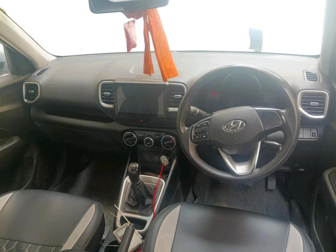 2020 Hyundai VENUE S 1.2, Petrol, Manual, 84,979 km, interior