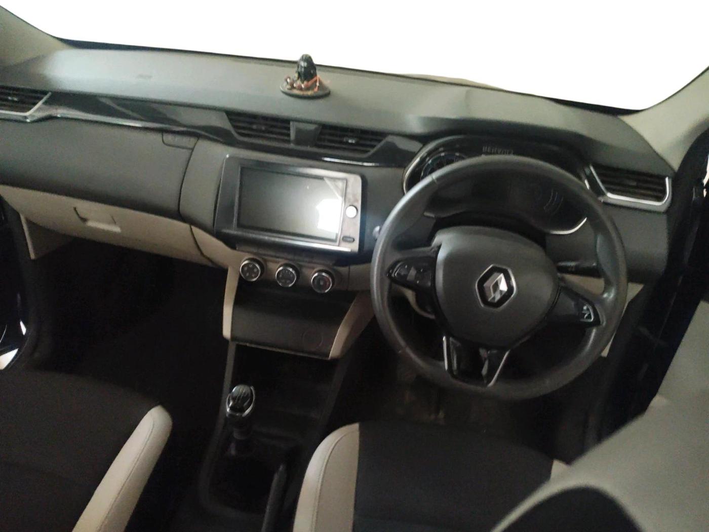 2021 Renault TRIBER RXT, Petrol, Manual, 65,551 km, interior