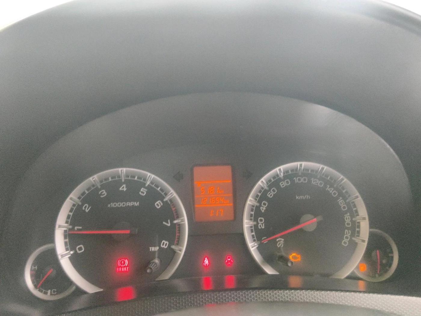 2014 Maruti Swift VXI, CNG, Manual, 1,21,694 km, interior