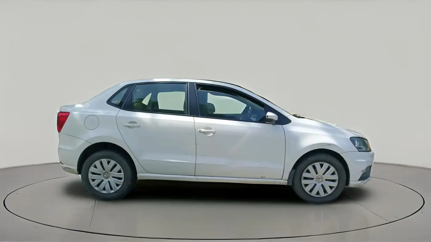 2016 Volkswagen Ameo COMFORTLINE 1.2L, Petrol, Manual, 60,165 km, exterior