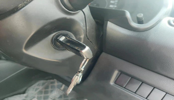 2020 Maruti Swift LXI, Petrol, Manual, 1,15,852 km, interior