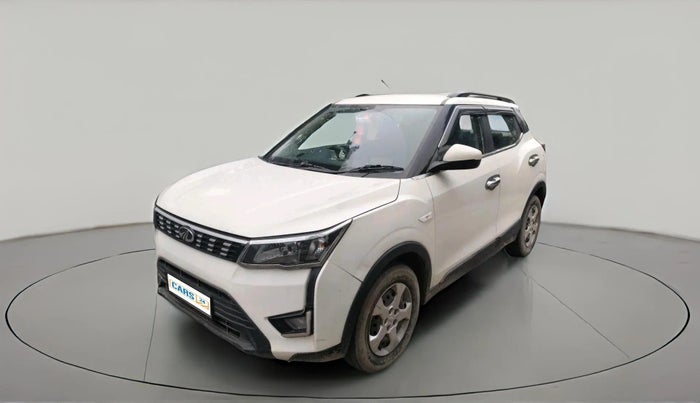 2020 Mahindra XUV300 W6 1.2 PETROL, Petrol, Manual, 46,000 km, exterior
