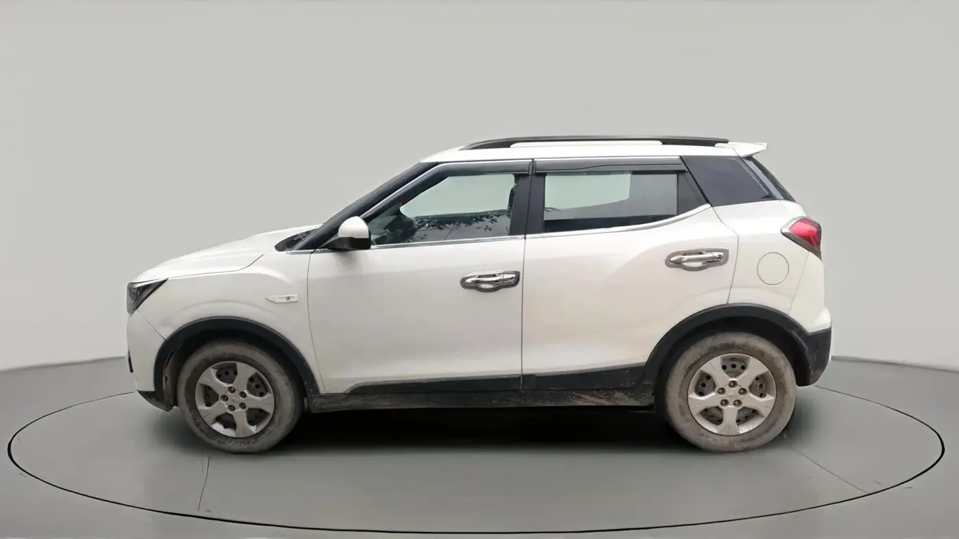 2020 Mahindra XUV300 W6 1.2 PETROL, Petrol, Manual, 46,000 km, exterior