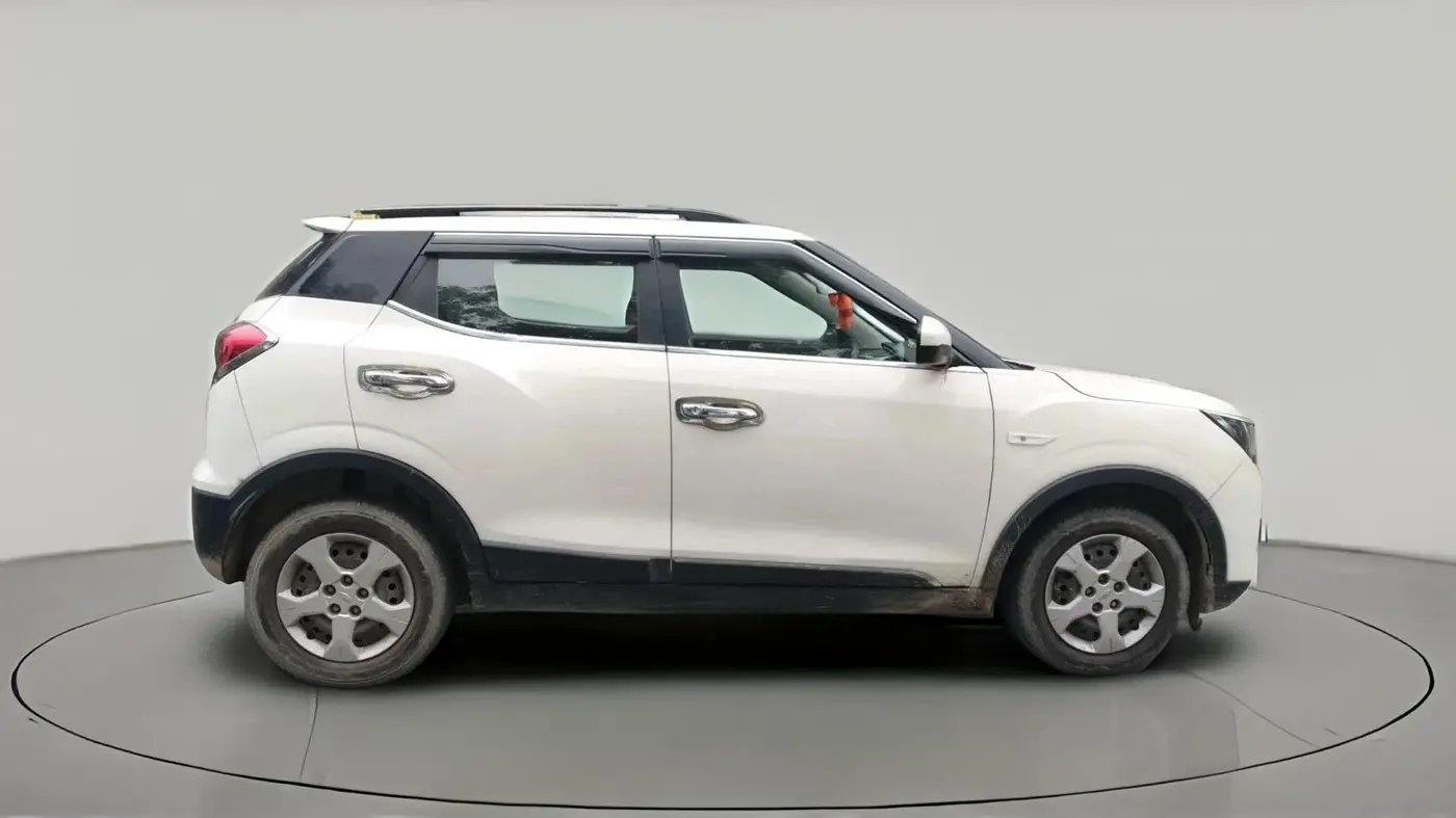 2020 Mahindra XUV300 W6 1.2 PETROL, Petrol, Manual, 46,000 km, exterior