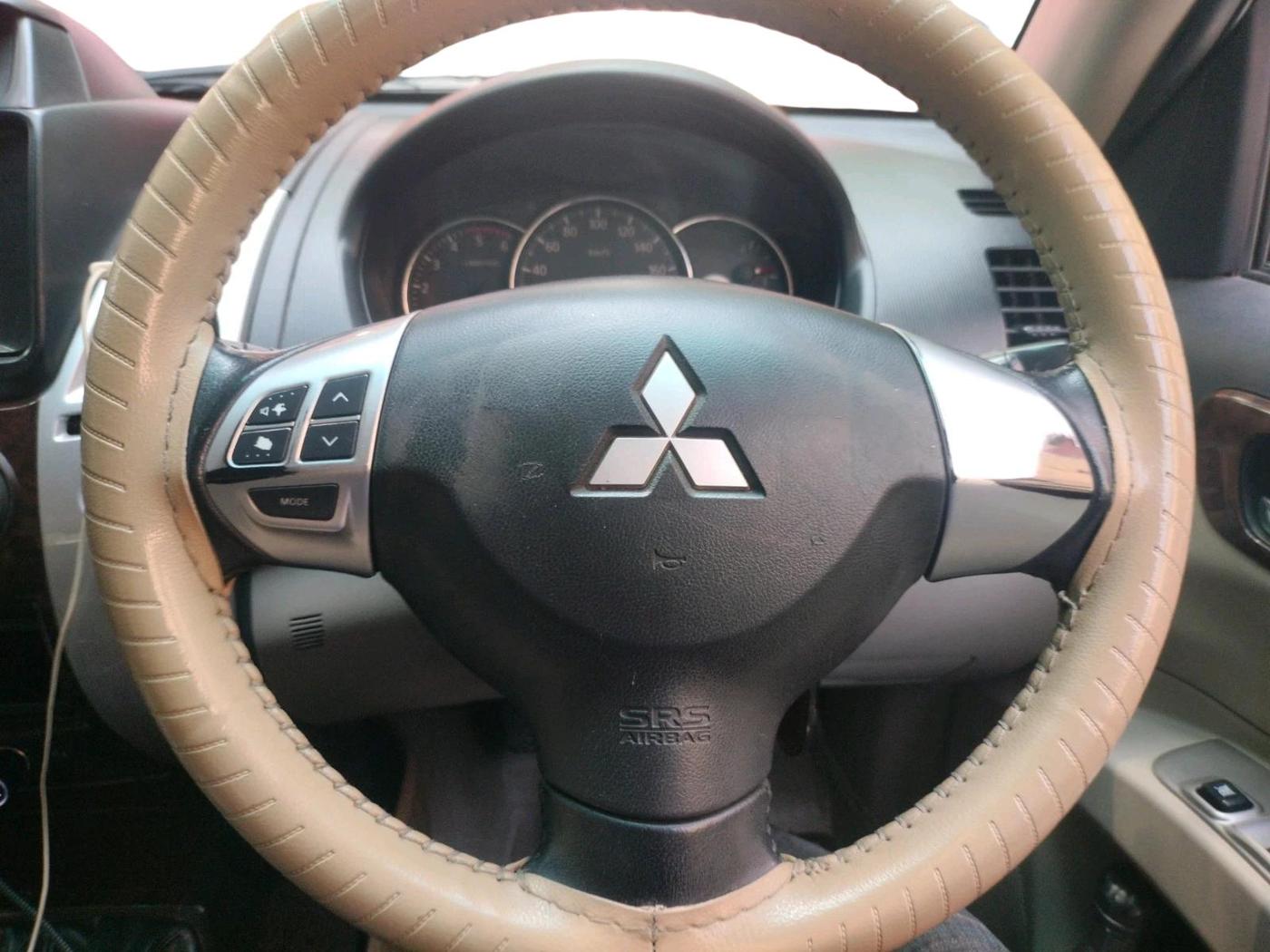 2016 Mitsubishi Pajero Sport 2.5 MT 4X4, Diesel, Manual, 1,15,670 km, interior