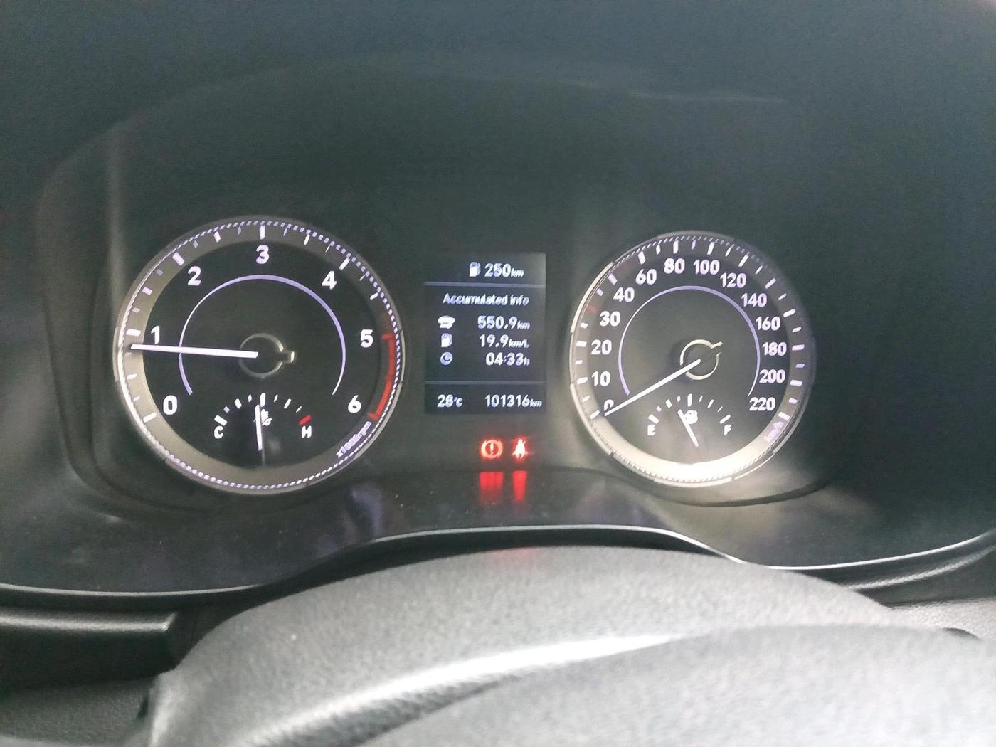 2020 Hyundai VENUE SX(O) 1.4 CRDI, Diesel, Manual, 1,01,316 km, interior