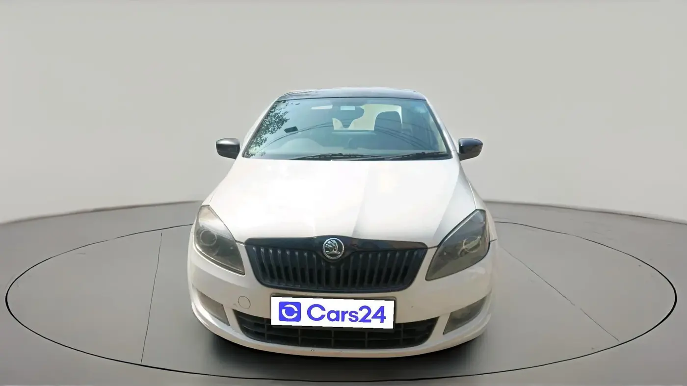 2015 Skoda Rapid AMBITION 1.6 MPI MT PLUS, Petrol, Manual, 1,29,734 km, exterior