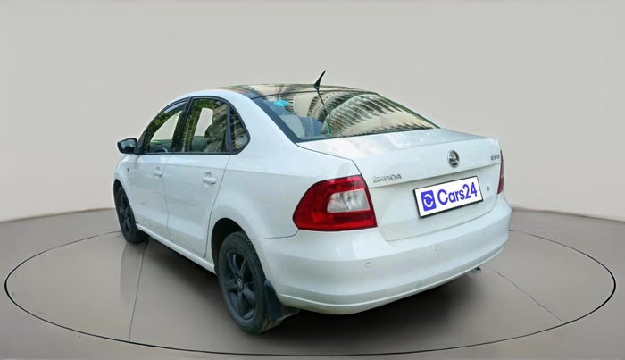 2015 Skoda Rapid AMBITION 1.6 MPI MT PLUS, Petrol, Manual, 1,29,734 km, exterior