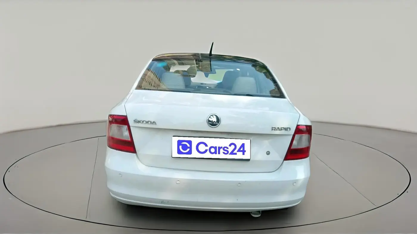 2015 Skoda Rapid AMBITION 1.6 MPI MT PLUS, Petrol, Manual, 1,29,734 km, exterior