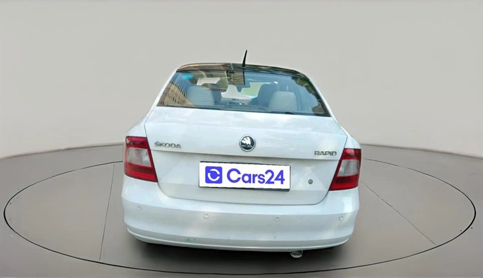 2015 Skoda Rapid AMBITION 1.6 MPI MT PLUS, Petrol, Manual, 1,29,734 km, exterior