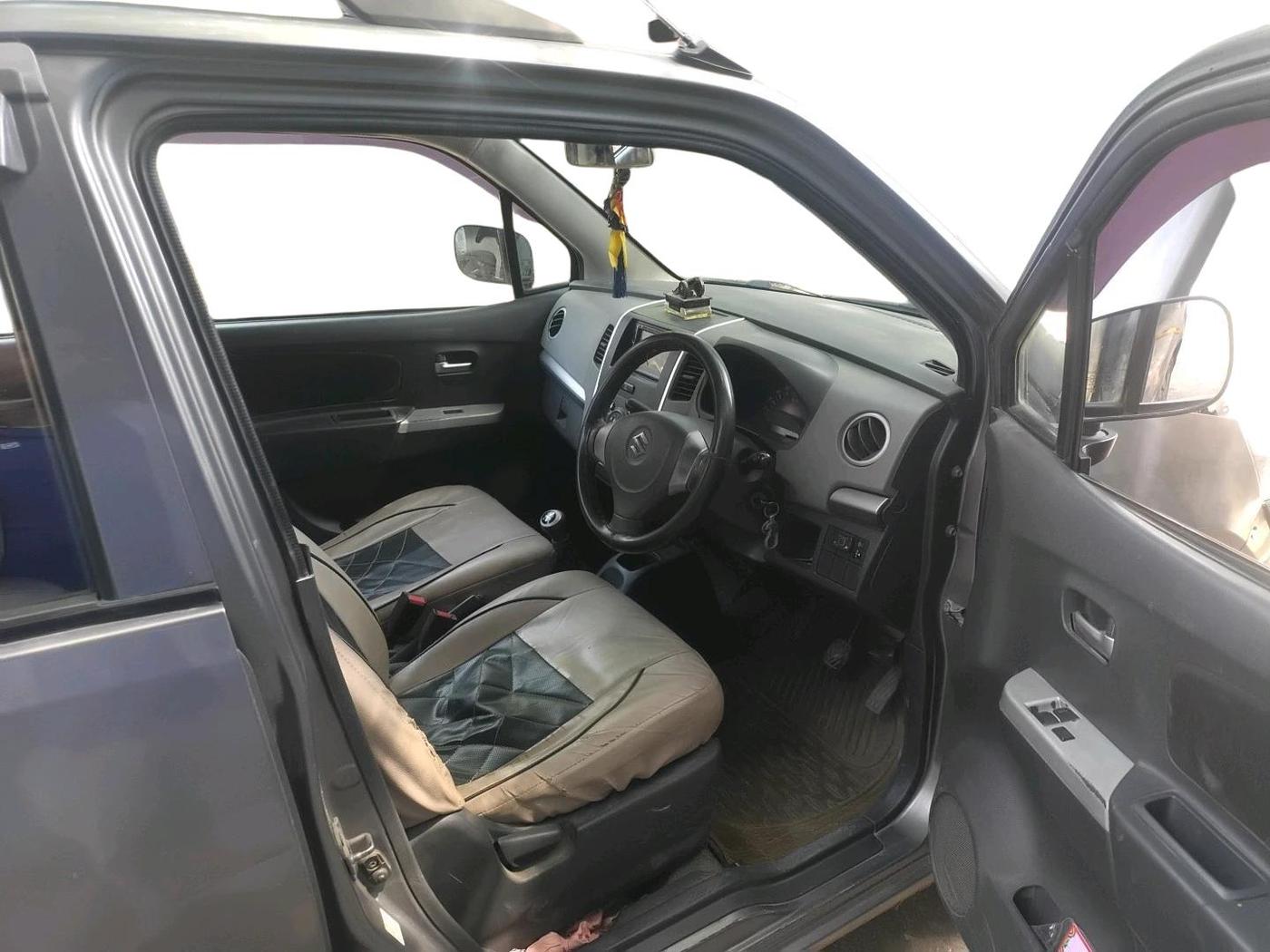 2012 Maruti Wagon R 1.0 LXI, CNG, Manual, 1,69,848 km, interior