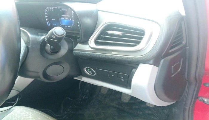 2020 Tata ALTROZ XZ PETROL, Petrol, Manual, 29,586 km, interior