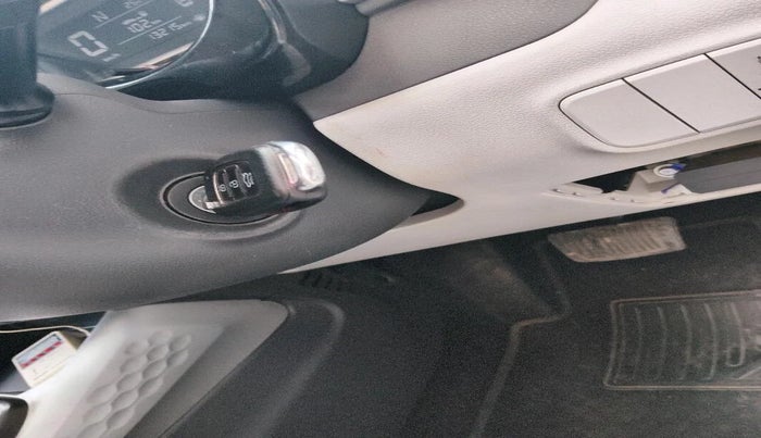 2022 Hyundai GRAND I10 NIOS SPORTZ AMT 1.2 KAPPA VTVT, Petrol, Automatic, 13,215 km, interior