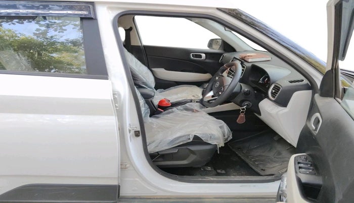 2025 Hyundai VENUE S (O) Plus 1.2 Petrol , Petrol, Manual, 10,581 km, interior