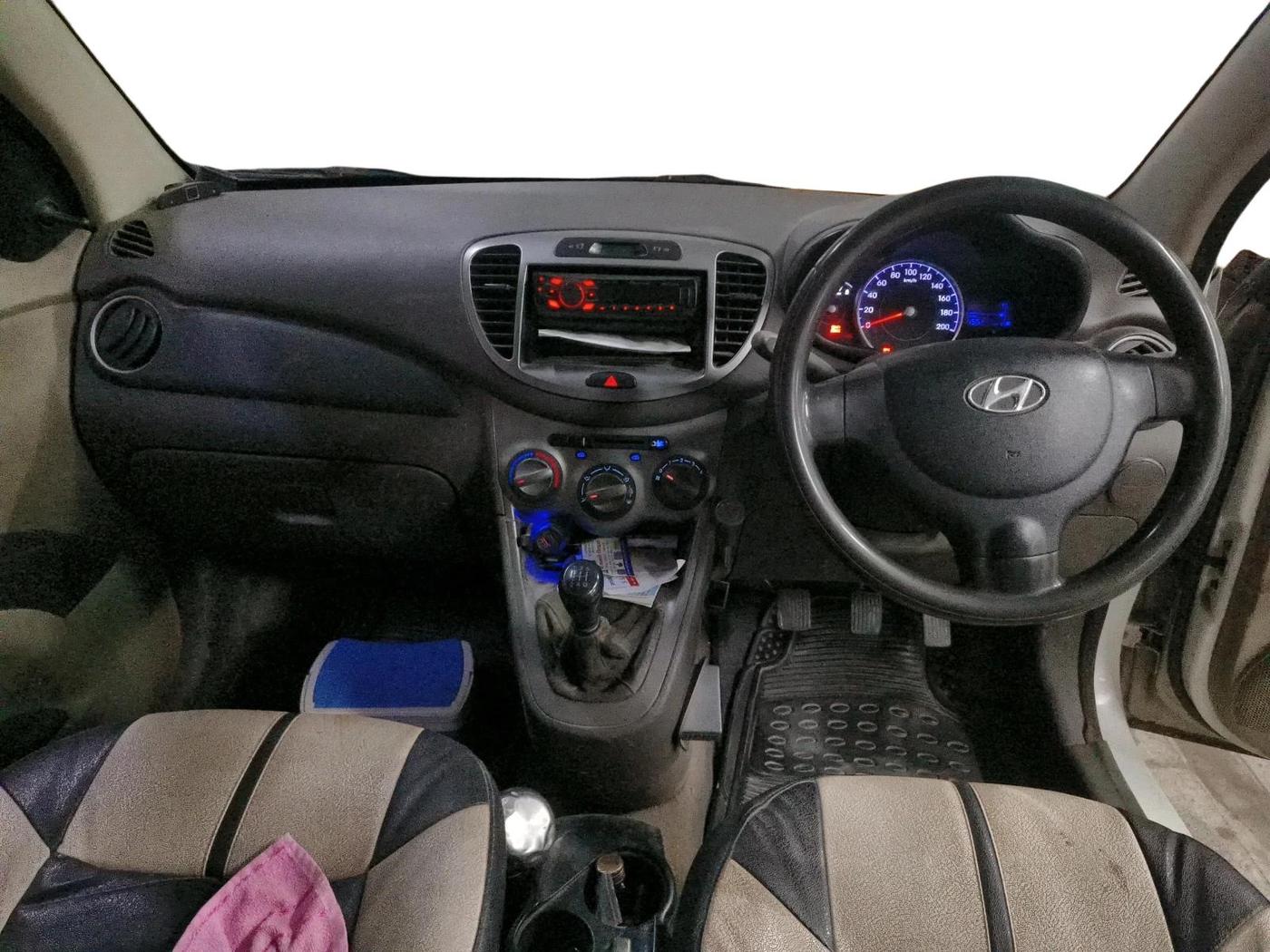 2011 Hyundai i10 ERA 1.1, CNG, Manual, 1,50,277 km, interior