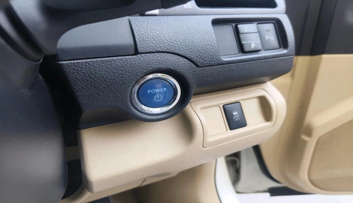 2016 Toyota Camry HYBRID, Hybrid, Automatic, 1,55,897 km, interior