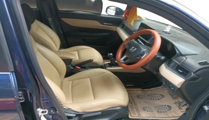 2025 Honda Amaze ZX 1.2 Petrol MT, Petrol, Manual, 5,424 km, interior