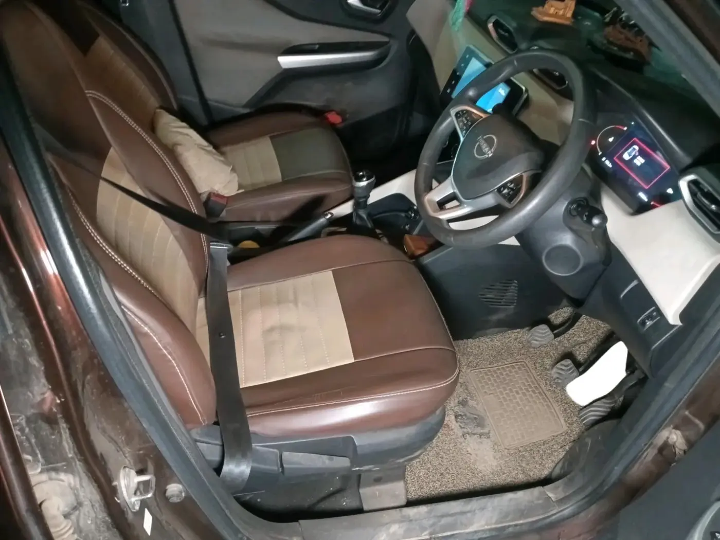 2022 Nissan MAGNITE XV MT, Petrol, Manual, 45,000 km, interior