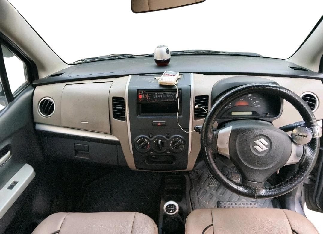 2015 Maruti Wagon R 1.0 LXI, CNG, Manual, 64,327 km, interior